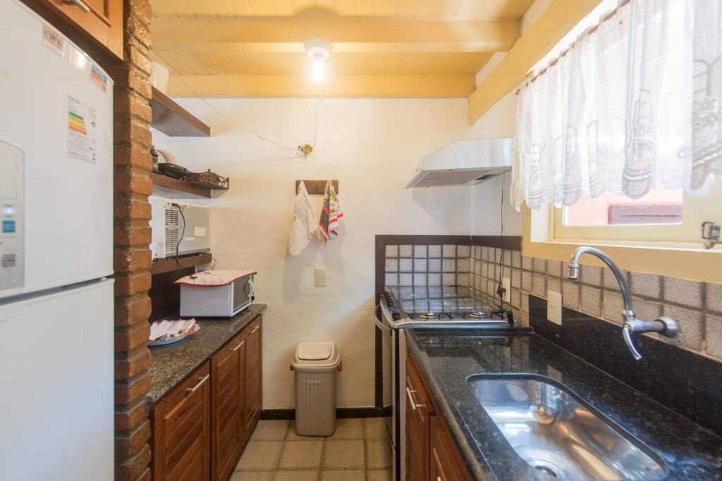 CASA PÉ NA AREIA À VENDA EM GERIBÁ – BÚZIOS