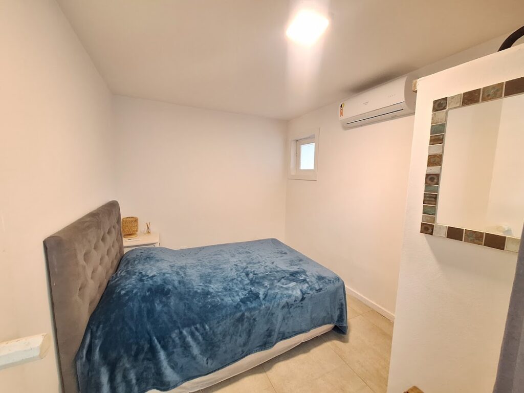 CASA PÉ NA AREIA COM VISTA PARA O MAR EM GERIBÁ – BÚZIOS