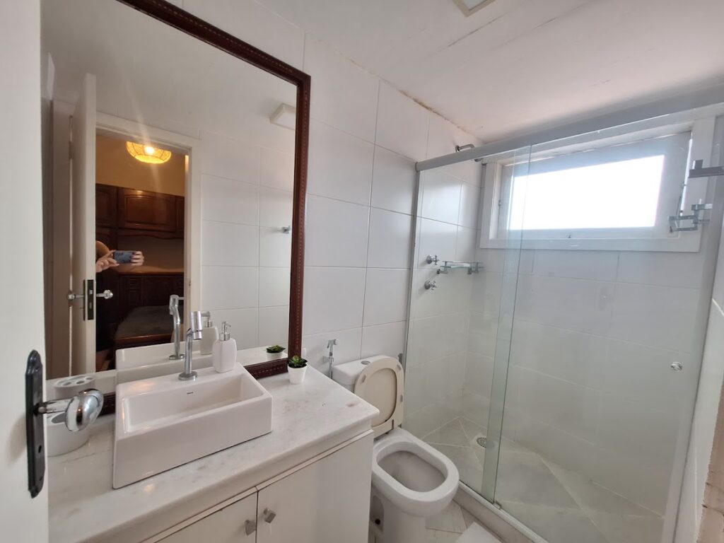 CASA PÉ NA AREIA COM VISTA PARA O MAR EM GERIBÁ – BÚZIOS