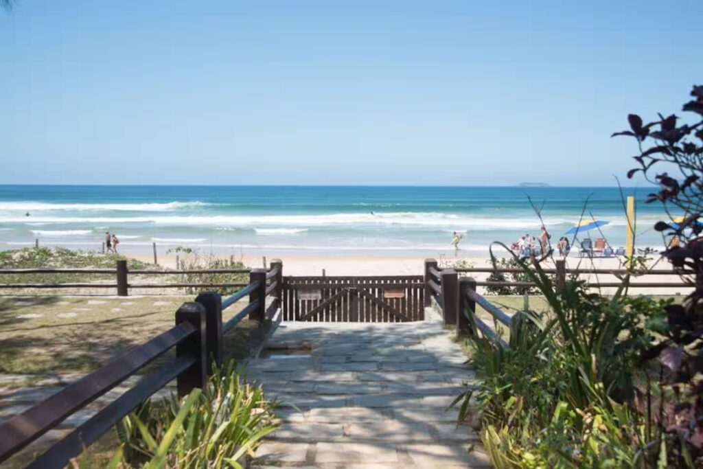 CASA A VENDA PÉ NA AREIA DE GERIBÁ - BÚZIOS