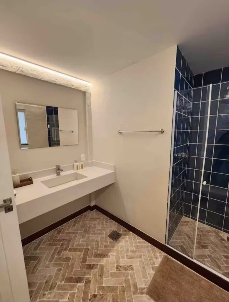 CASA EM BÚZIOS COM VISTA PARA MAR