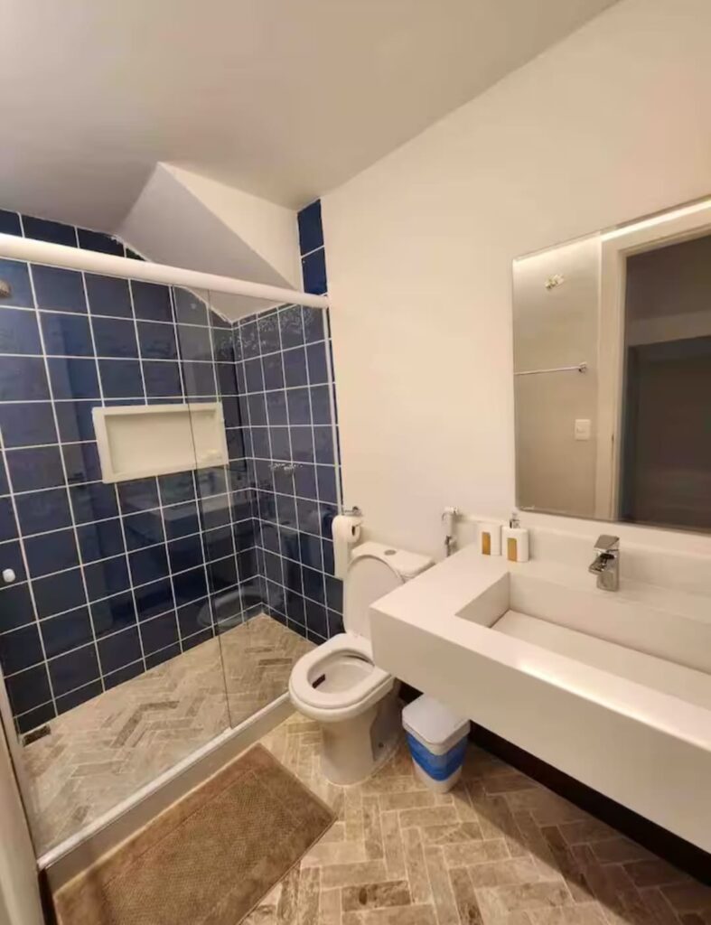 CASA EM BÚZIOS COM VISTA PARA MAR