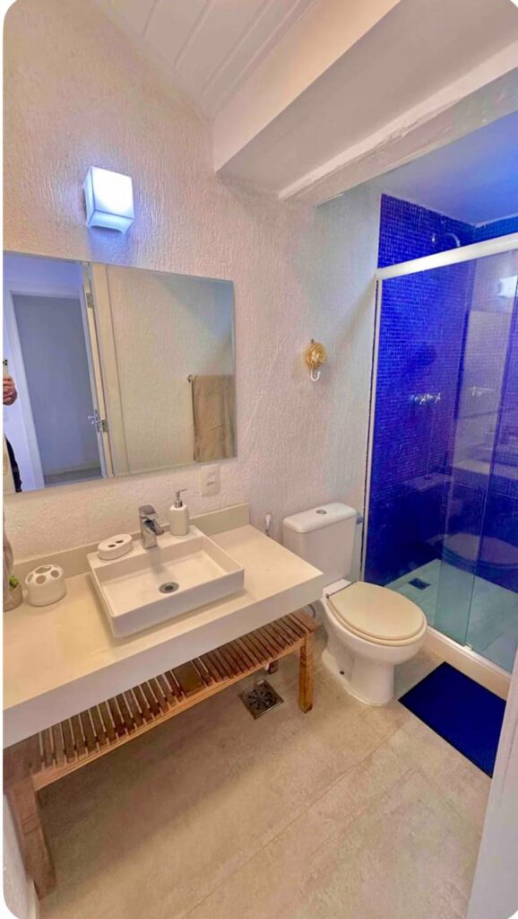 CASA PÉ NA AREIA COM VISTA PARA O MAR EM GERIBÁ – BÚZIOS