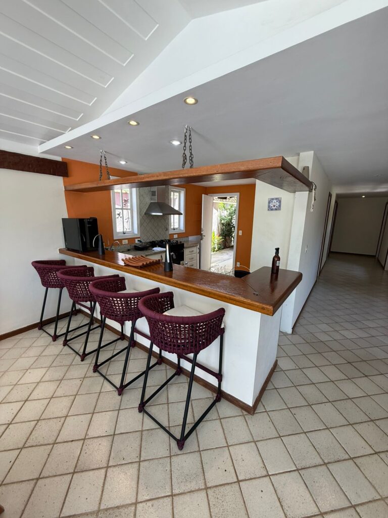 CASA DE ALTO PADRÃO EM BÚZIOS PARA 16 PESSOAS