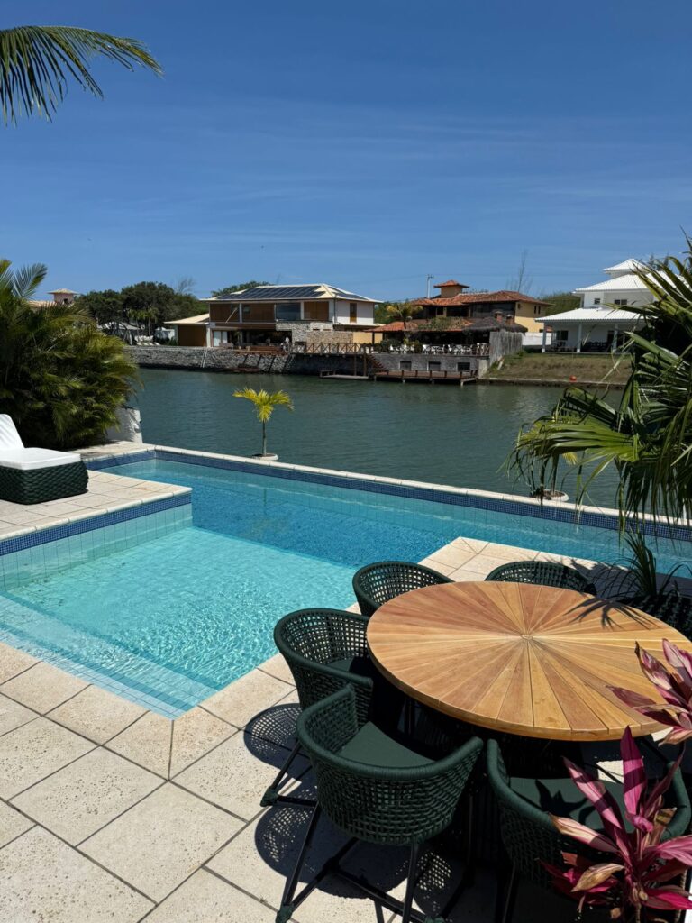 CASA DE ALTO PADRÃO EM BÚZIOS PARA 16 PESSOAS