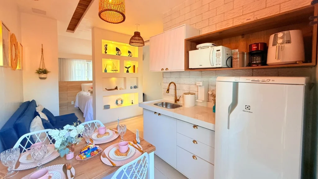 STUDIO ACONCHEGANTE NO CENTRO DE BÚZIOS