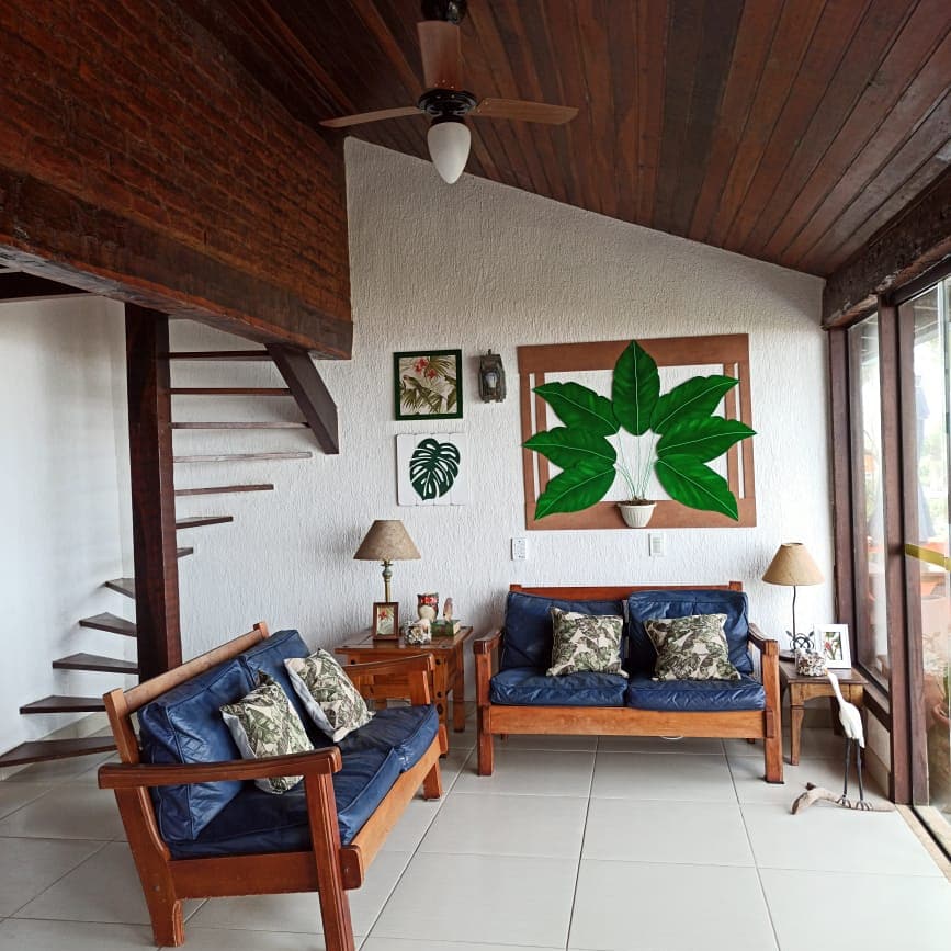 CASA EM FRENTE A PRAIA DE GERIBÁ EM BÚZIOS COM 4 SUÍTES PARA14 PESSOAS