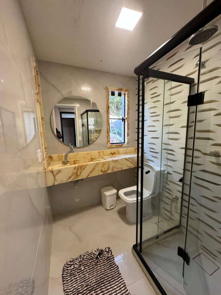 CASA COM PISCINA E 5 SUÍTES PARA 17 PESSOAS EM BÚZIOS