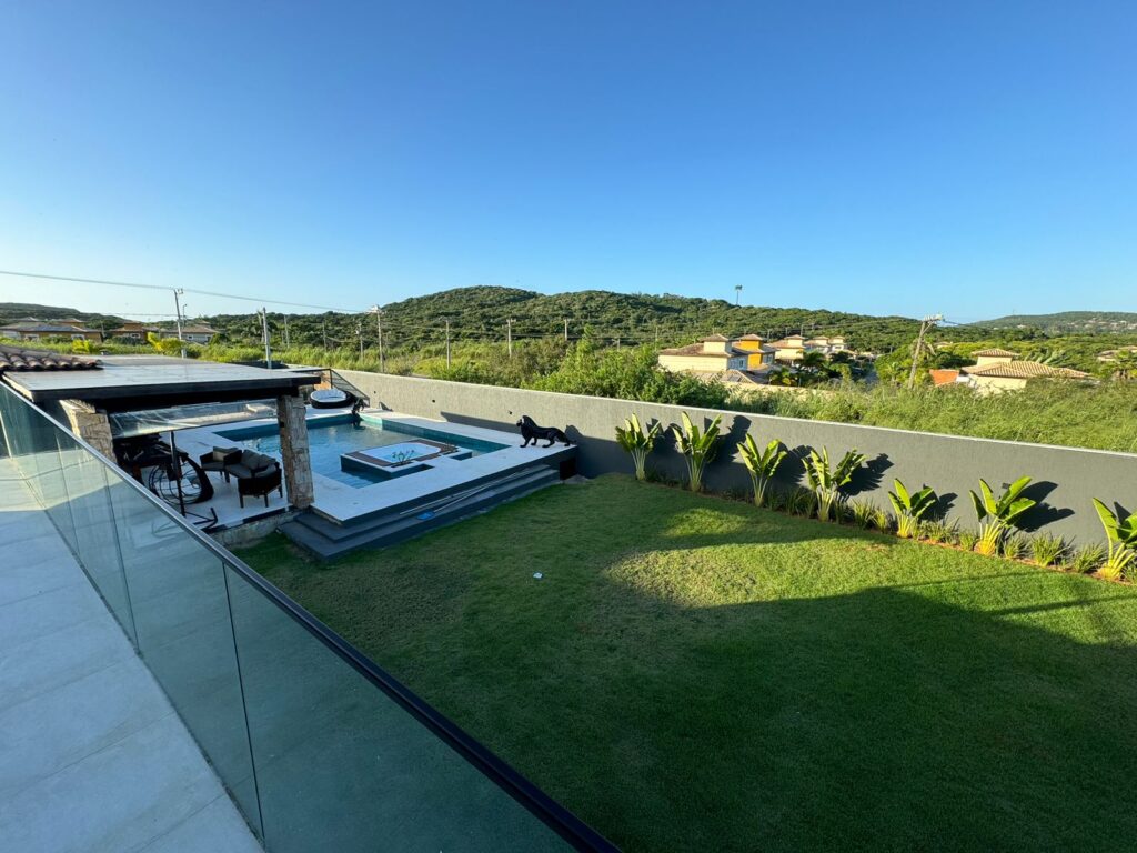 CASA COM PISCINA E 5 SUÍTES PARA 17 PESSOAS EM BÚZIOS