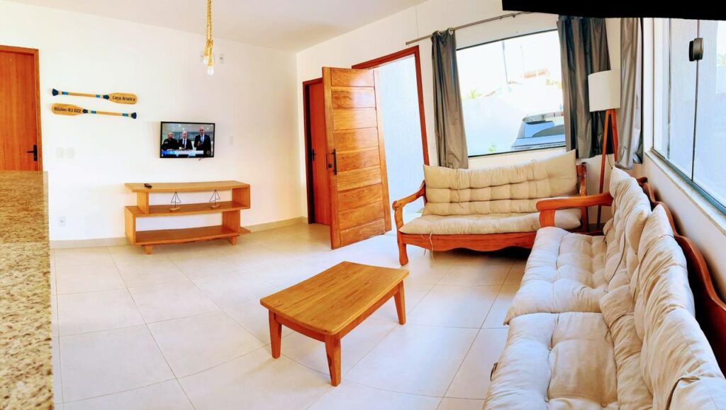 CASA EM BÚZIOS COM PISCINA PARA ATÉ 12 PESSOAS