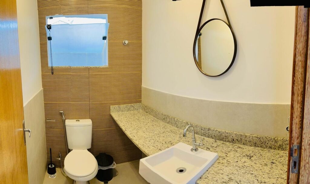 CASA EM BÚZIOS COM PISCINA PARA ATÉ 12 PESSOAS