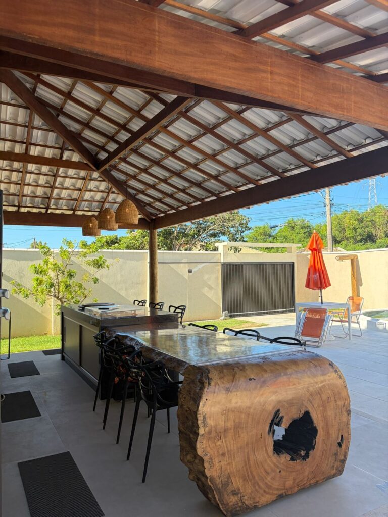 ALUGUEL DE CASA EM BÚZIOS COM PISCINA E HIDRO PARA 14 PESSOAS