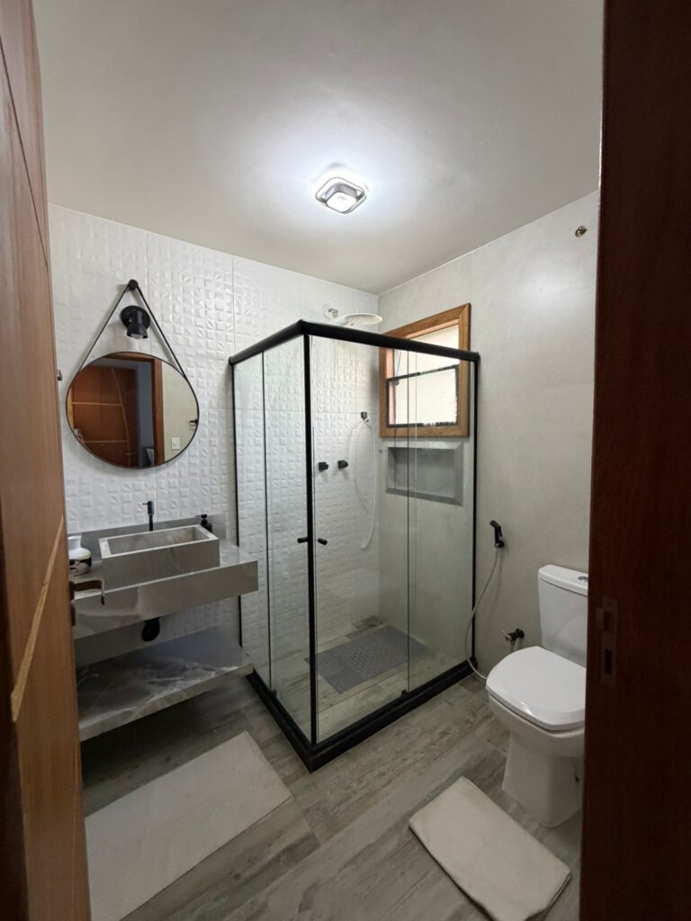 ALUGUEL DE CASA EM BÚZIOS COM PISCINA E HIDRO PARA 14 PESSOAS