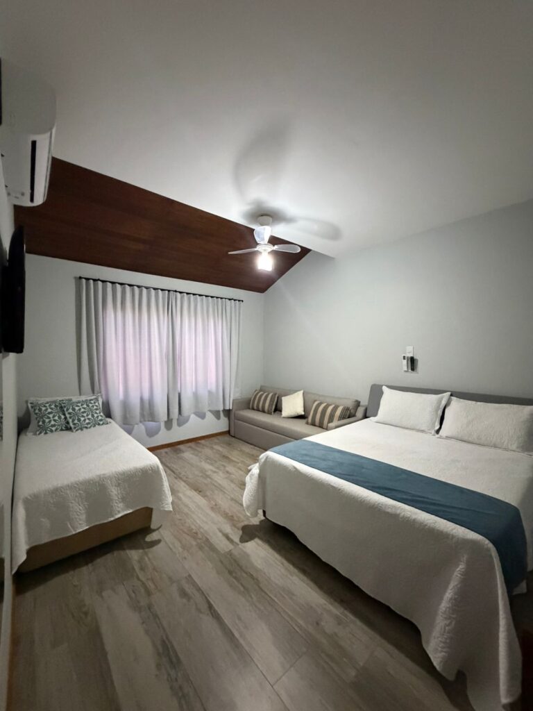 ALUGUEL DE CASA EM BÚZIOS COM PISCINA E HIDRO PARA 14 PESSOAS