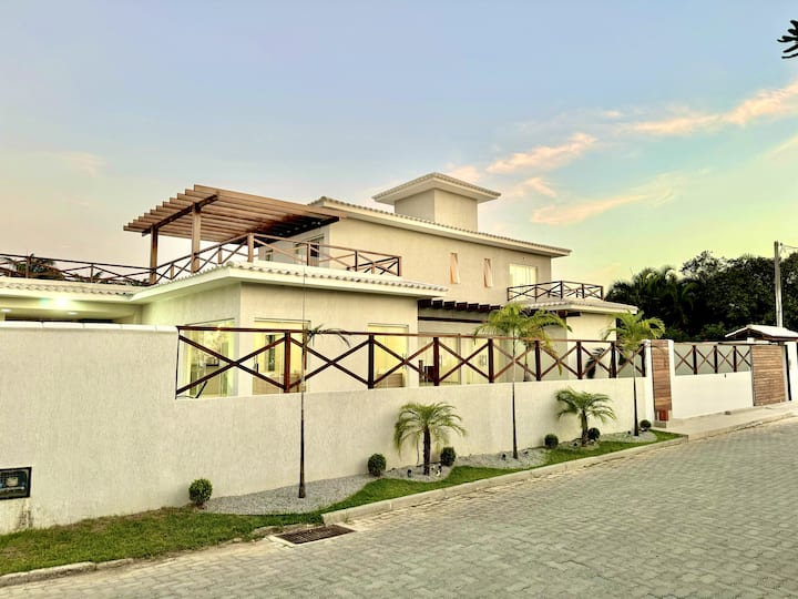 CASA PARA TEMPORADA EM BÚZIOS COM 5 SUÍTES