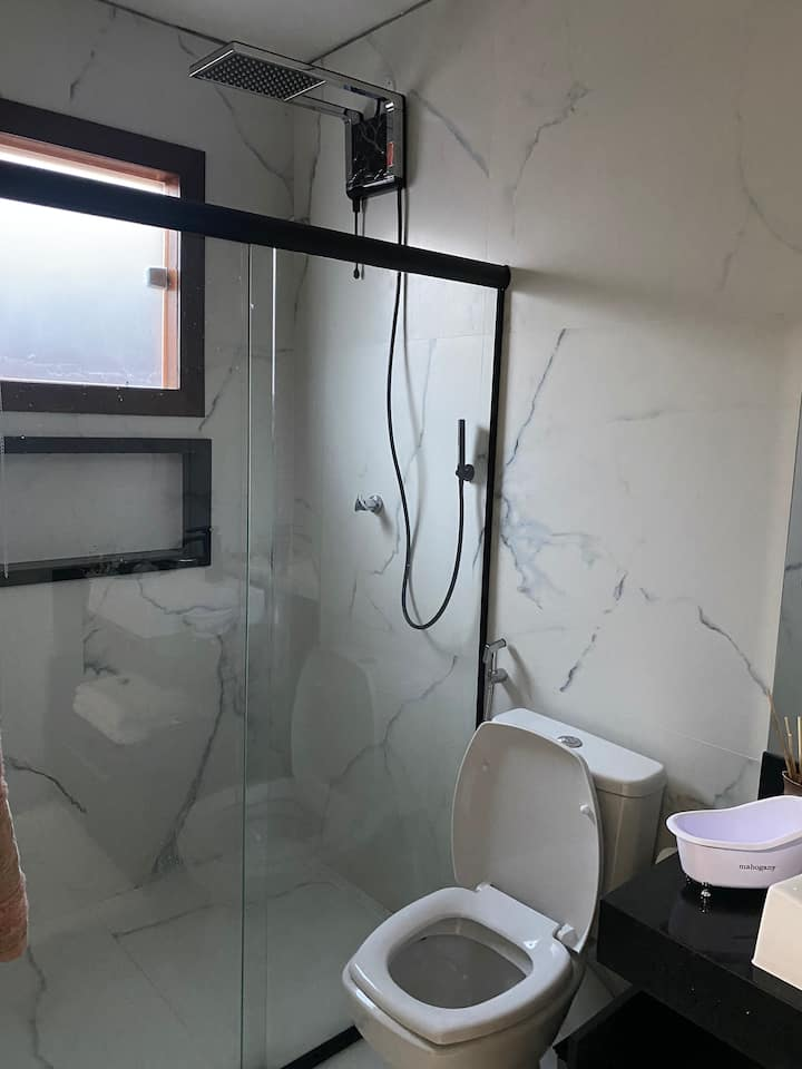CASA COM PISCINA NO BOSQUE DE BÚZIOS