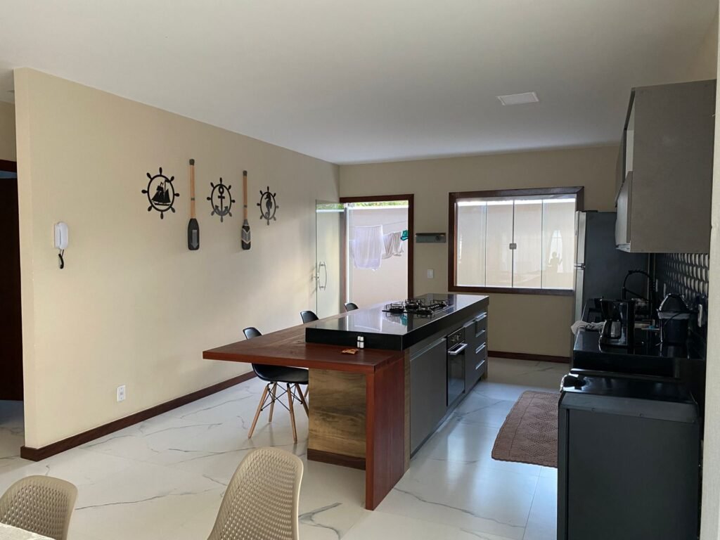CASA COM PISCINA NO BOSQUE DE BÚZIOS