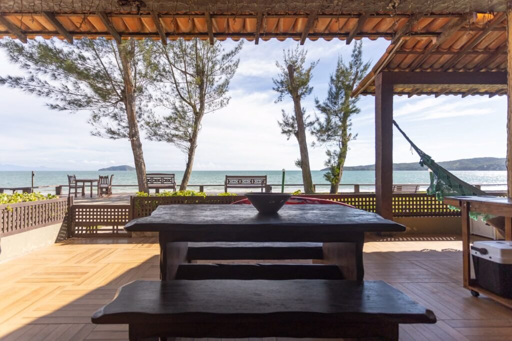 CASA PARA TEMPORADA EM BÚZIOS COM PISCINA E SAUNA
